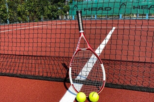 Теннисный корт